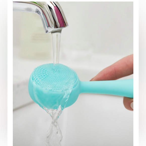 PMD Clean Smart Facial Cleansing Device - Picture 4 of 10